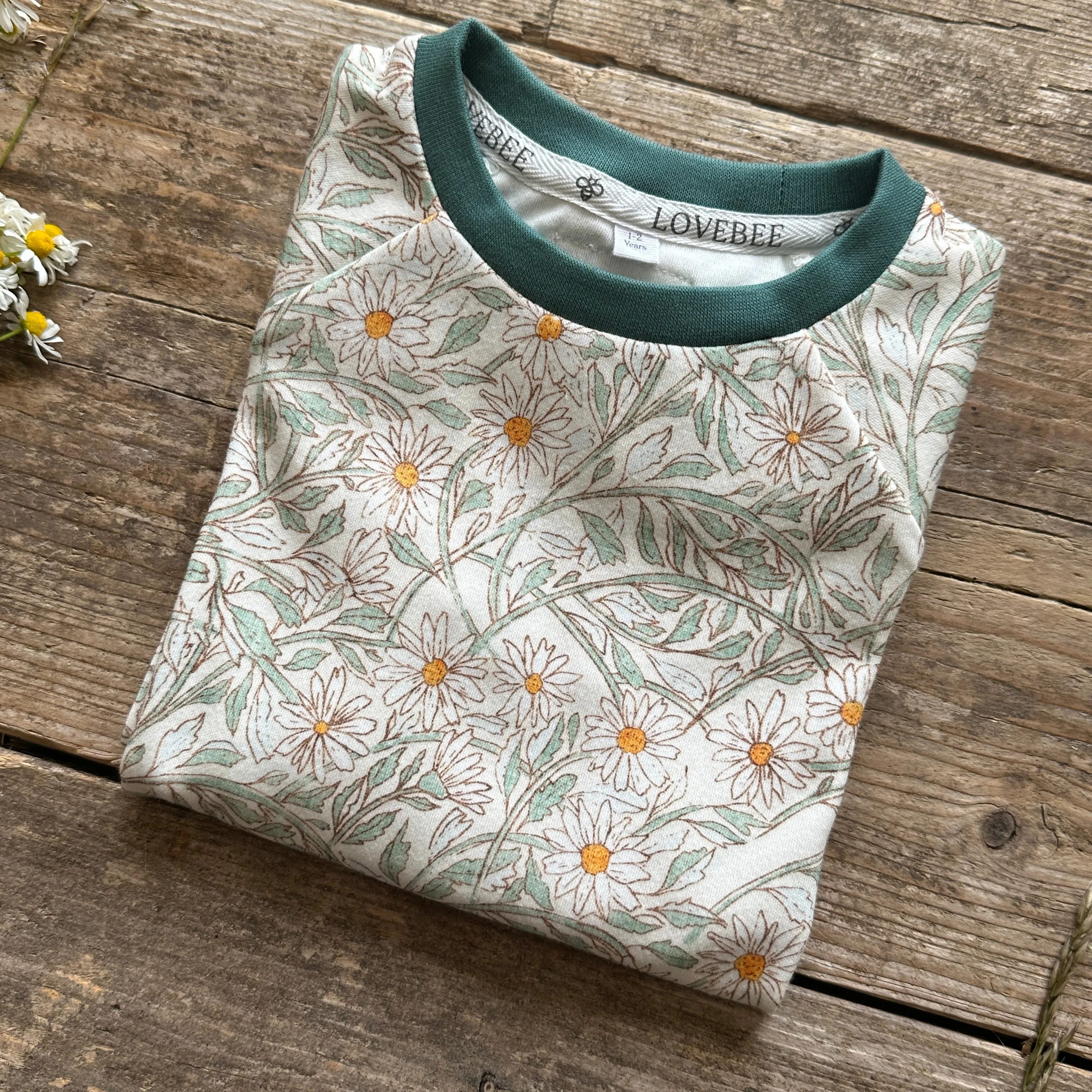 Daisies T-Shirt | Short Sleeve