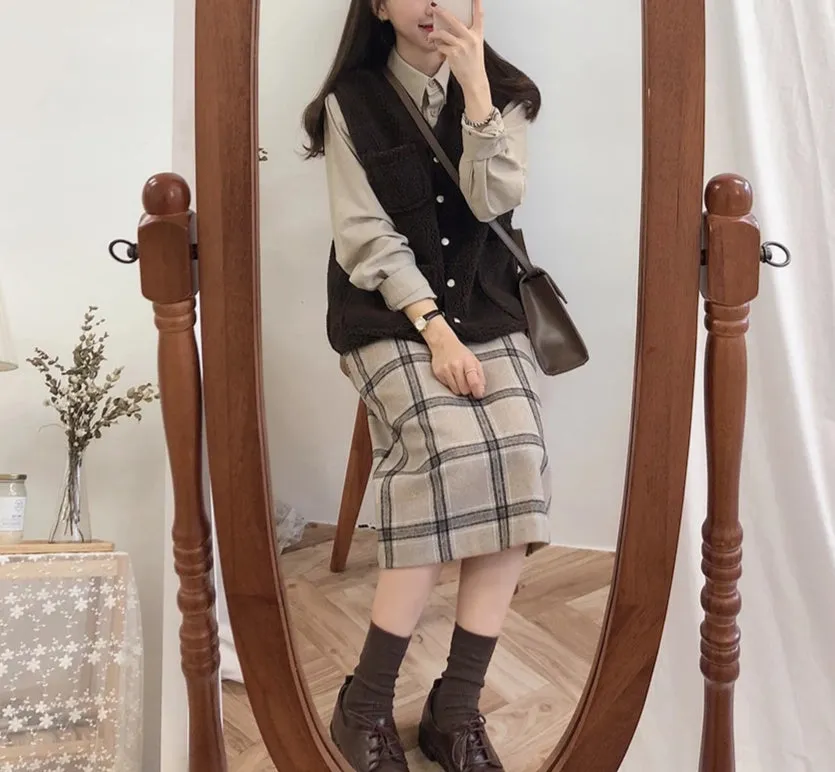 [Korean Style] Almond Plaid Pencil Skirt