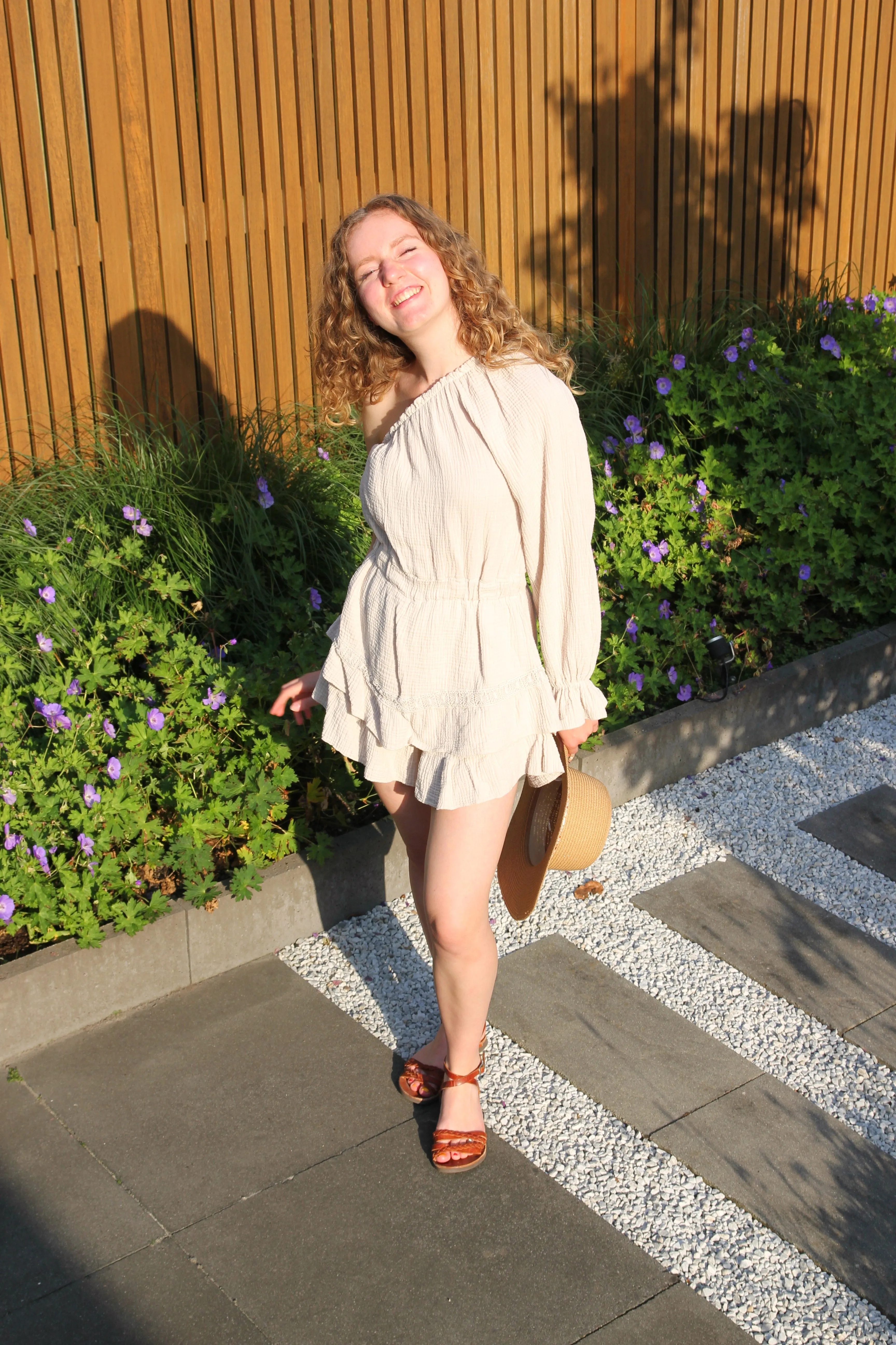 Korte playsuit met één mouw Yasmijn | Beige