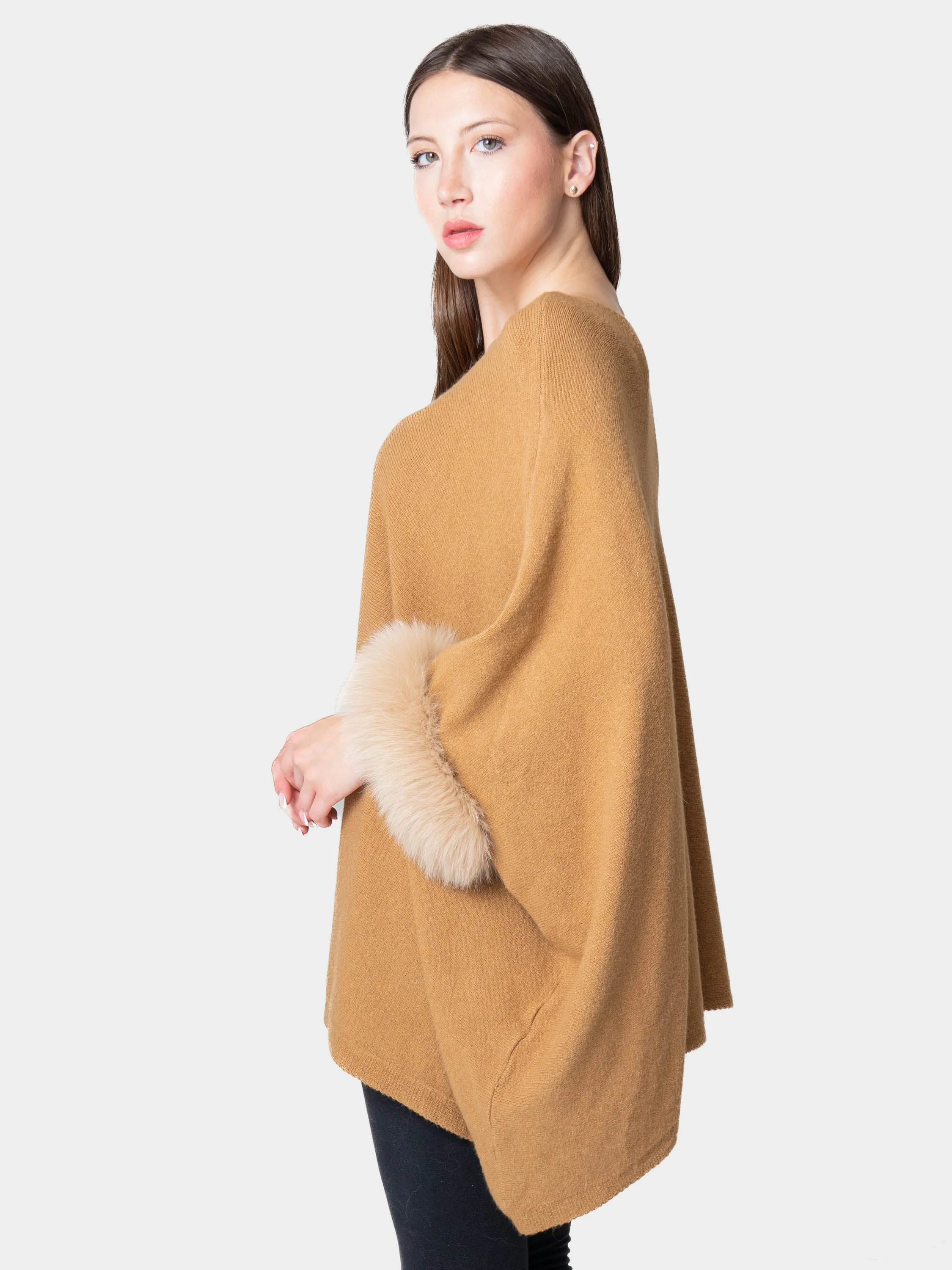 London - Poncho with fur on the cuffs Camel