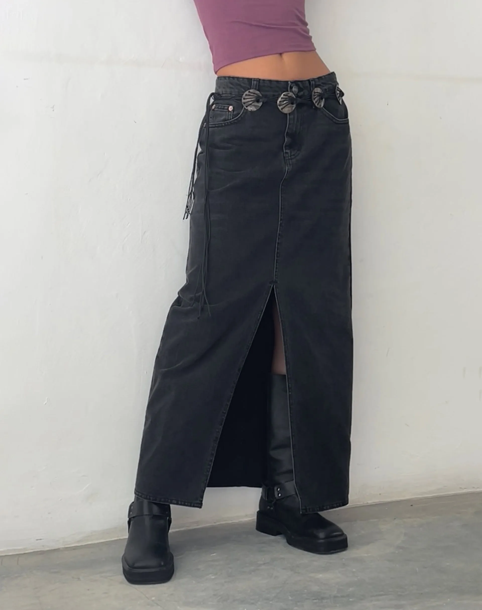 Low Rise Denim Maxi Skirt in Vintage Black