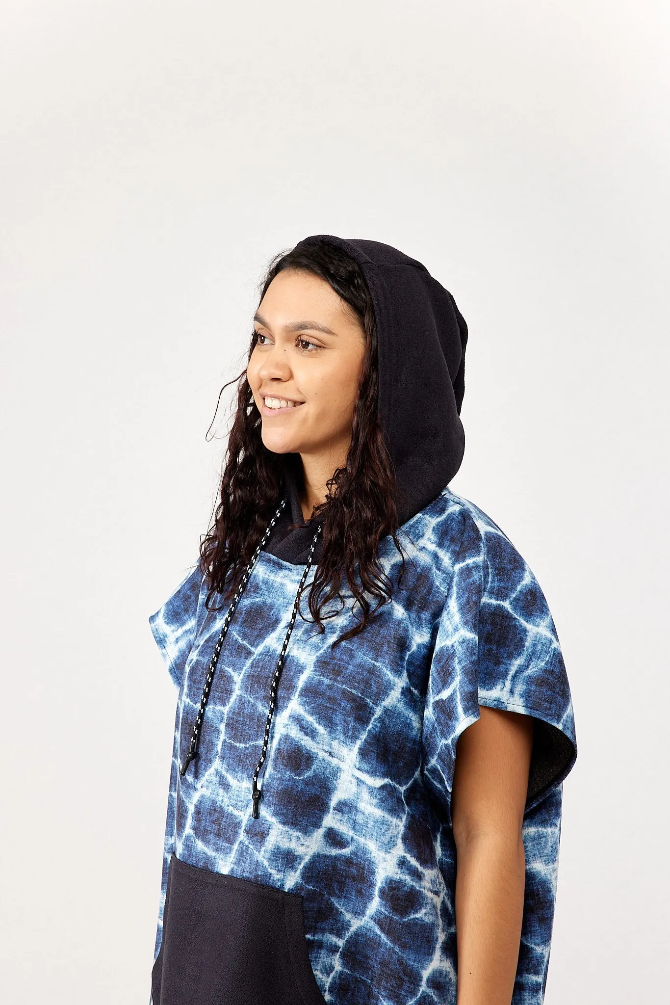 NOMADIX Unisex Changing Poncho - AGUA BLUE