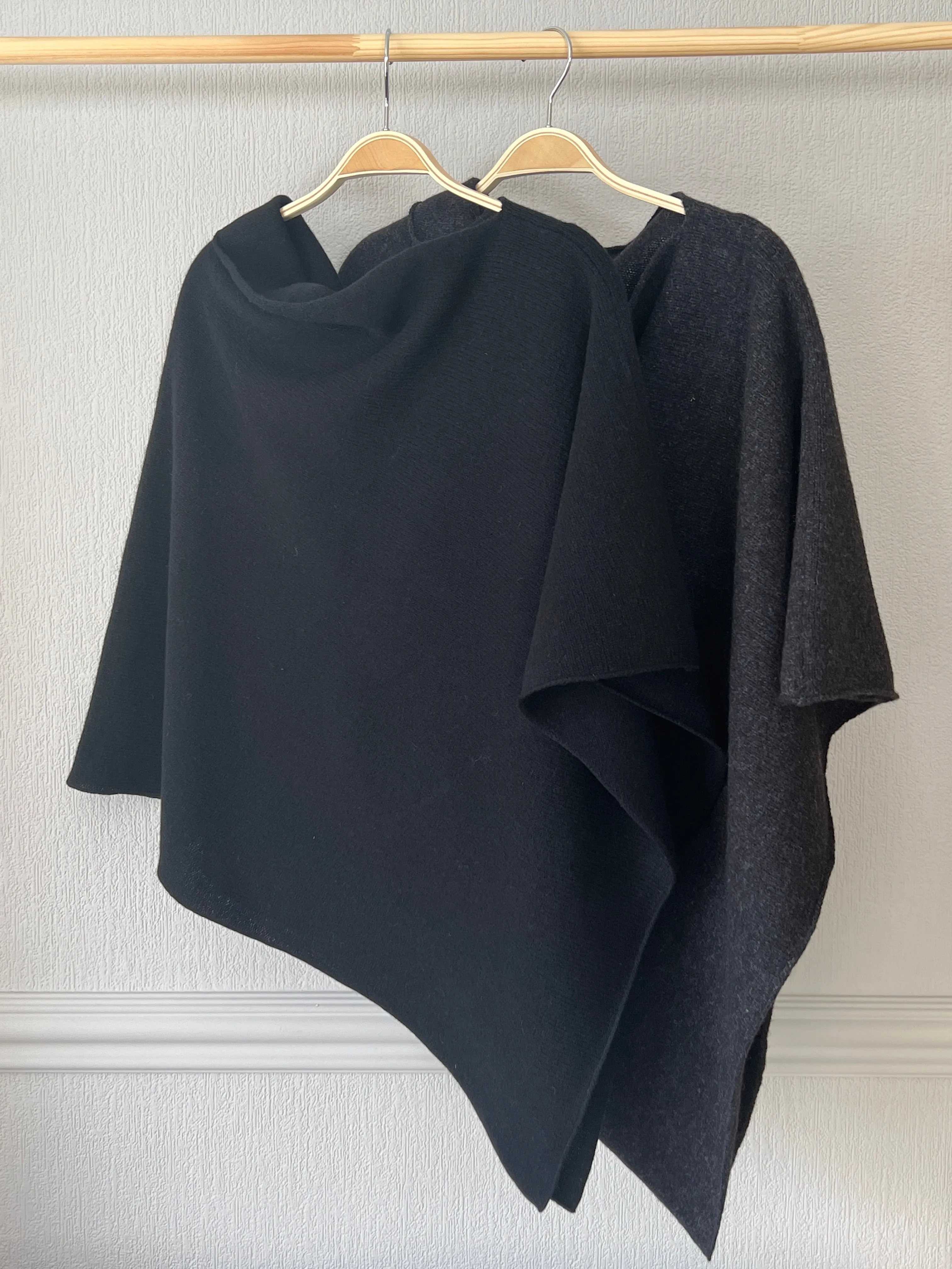 Poncho Soft Merino Lambswool Black