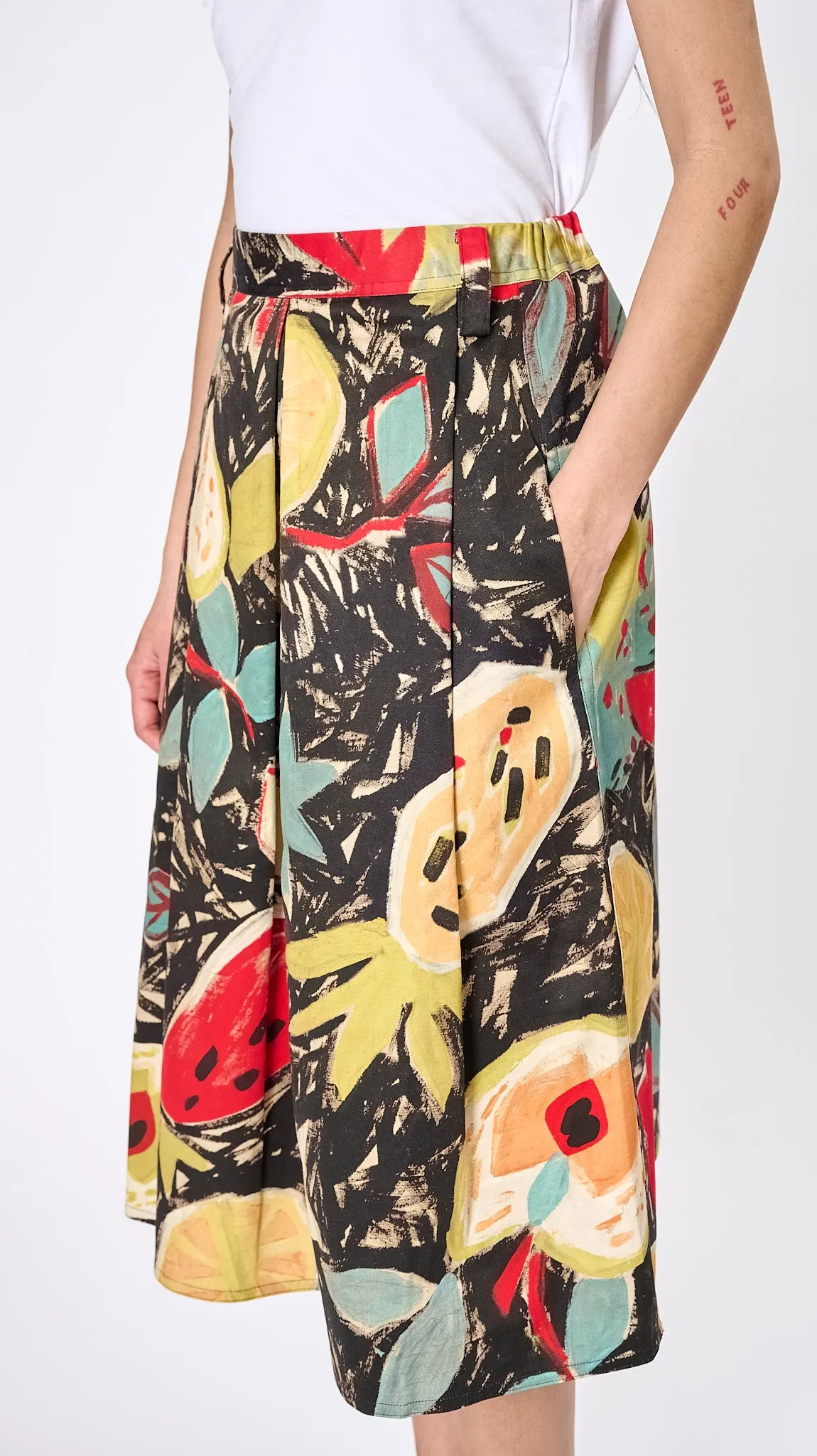 Selena Midi Skirt in Fruit Print