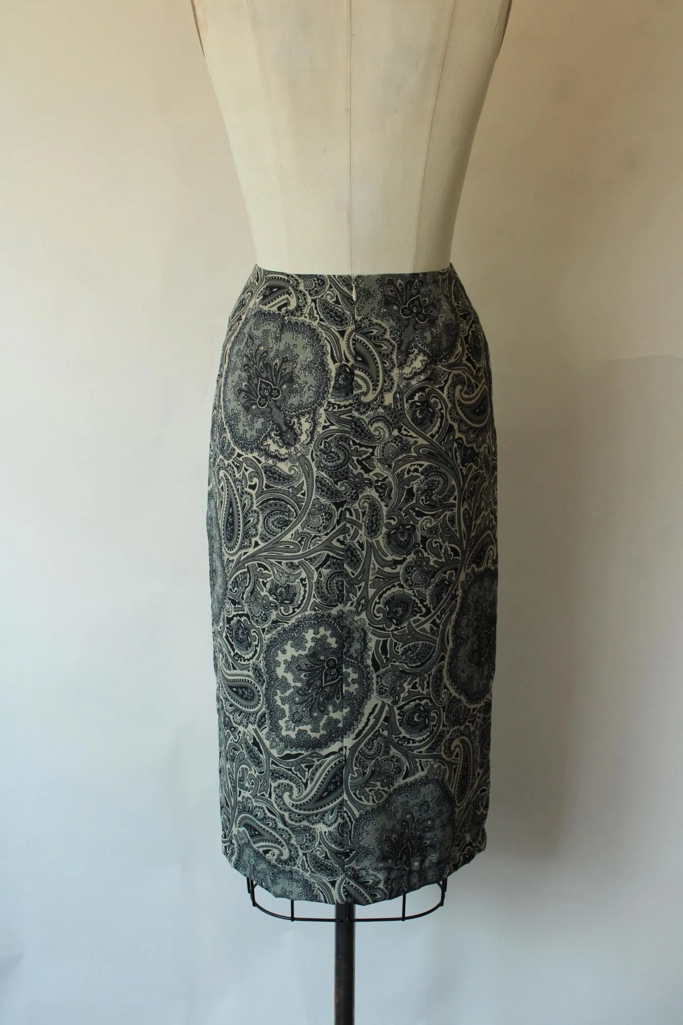 Vintage 1990s 2000s Chaus Navy Blue Skirt